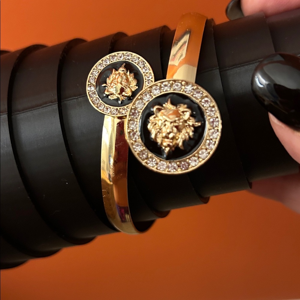 Elegant Gold and Black Women's Bracelet
NWOT